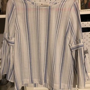 Impeccable pig bow sleeve top